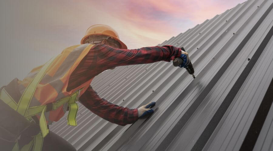 Professional gutter cleaning in Alexander, IA